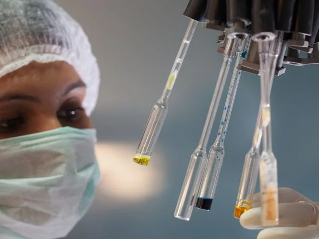 Késztermék minőségvizsgálata a laboratóriumi munkafolyamat végén